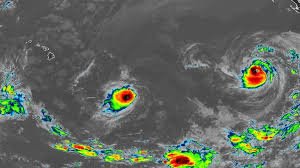 Hurricane Lowell Swings North Toward Kauai Under Storm Warnings